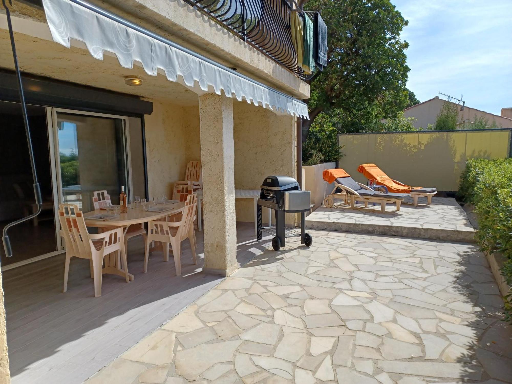 Appartement Rez De Jardin Dans Villa Vue Mer Cavalaire-sur-Mer Luaran gambar