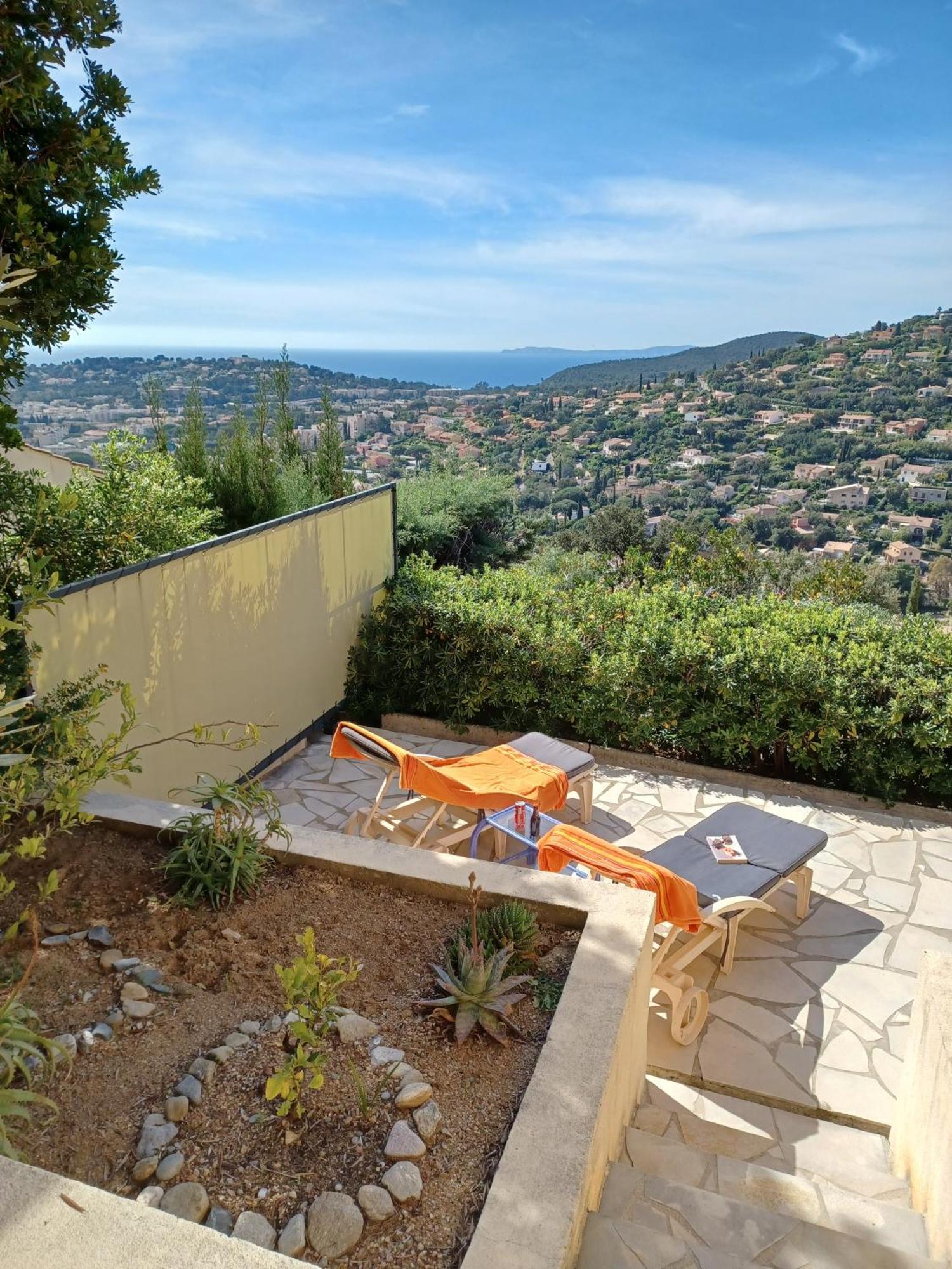 Appartement Rez De Jardin Dans Villa Vue Mer Cavalaire-sur-Mer Luaran gambar