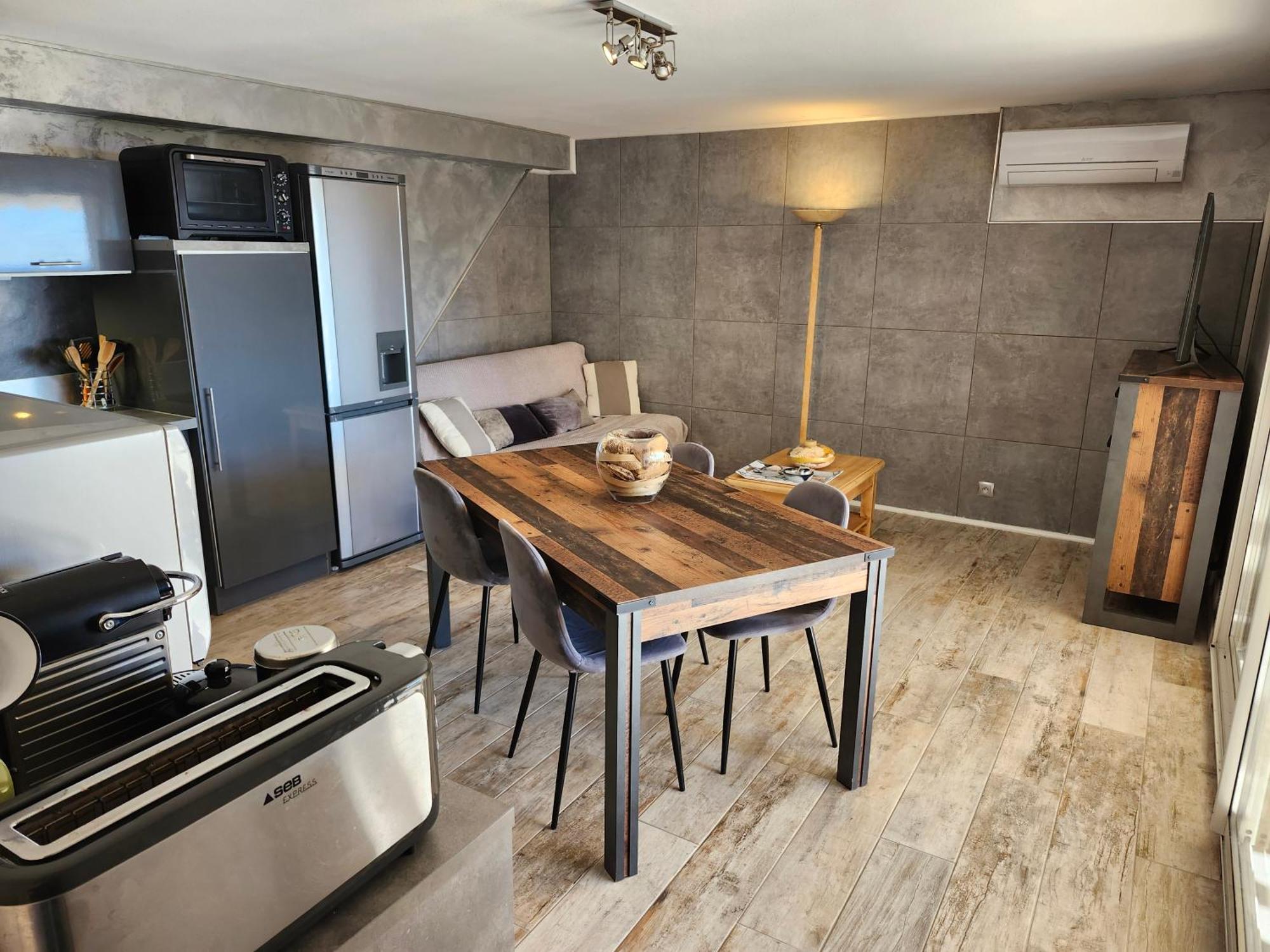 Appartement Rez De Jardin Dans Villa Vue Mer Cavalaire-sur-Mer Luaran gambar